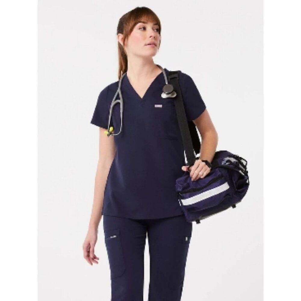 Like New! FIGS Catarina One-Pocket Scrub Top™ Navy in Size XS